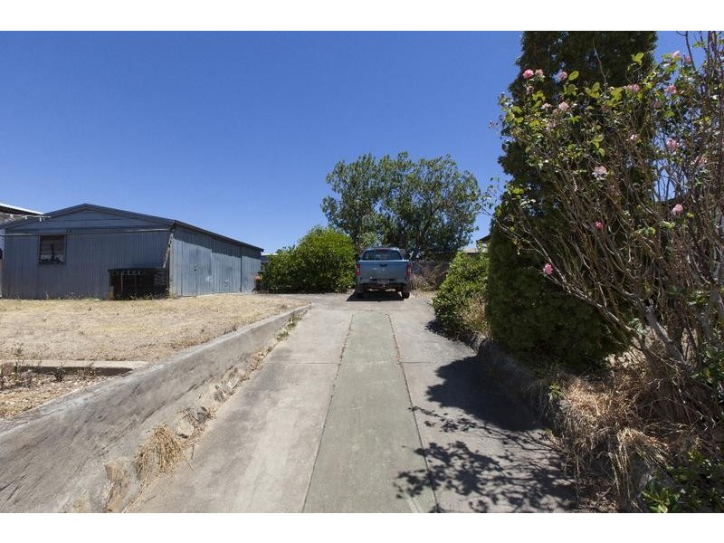 14 Laidlaw Street, Ararat VIC 3377