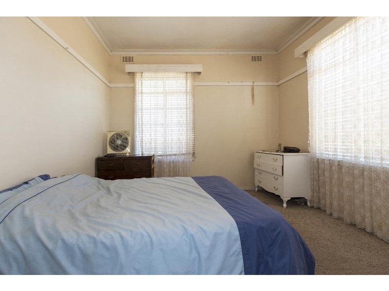 14 Laidlaw Street, Ararat VIC 3377