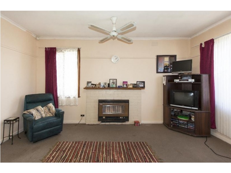 15 Marx Crescent, Ararat VIC 3377