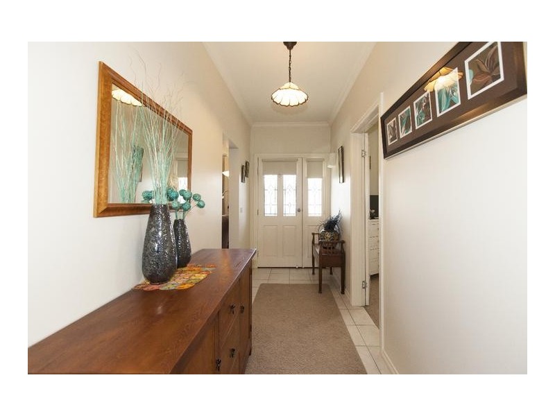 6 Queens Avenue, Ararat VIC 3377