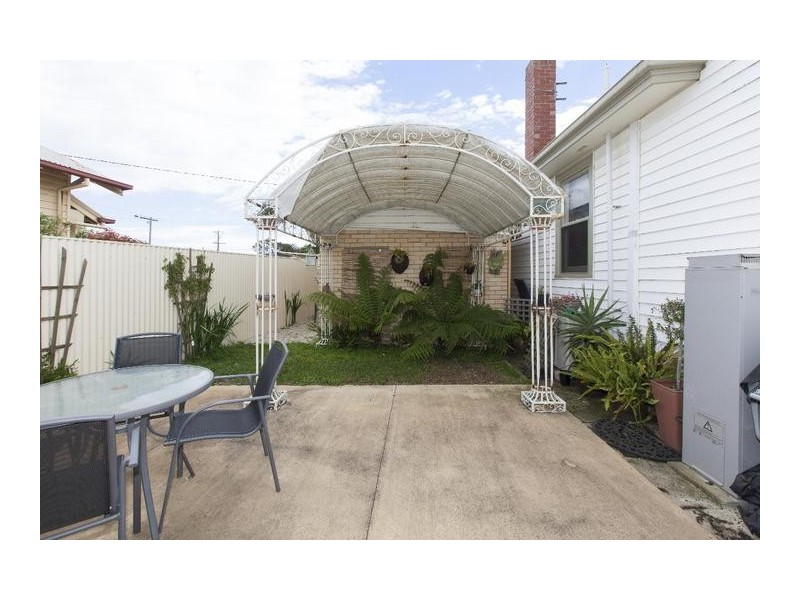 6 Queens Avenue, Ararat VIC 3377