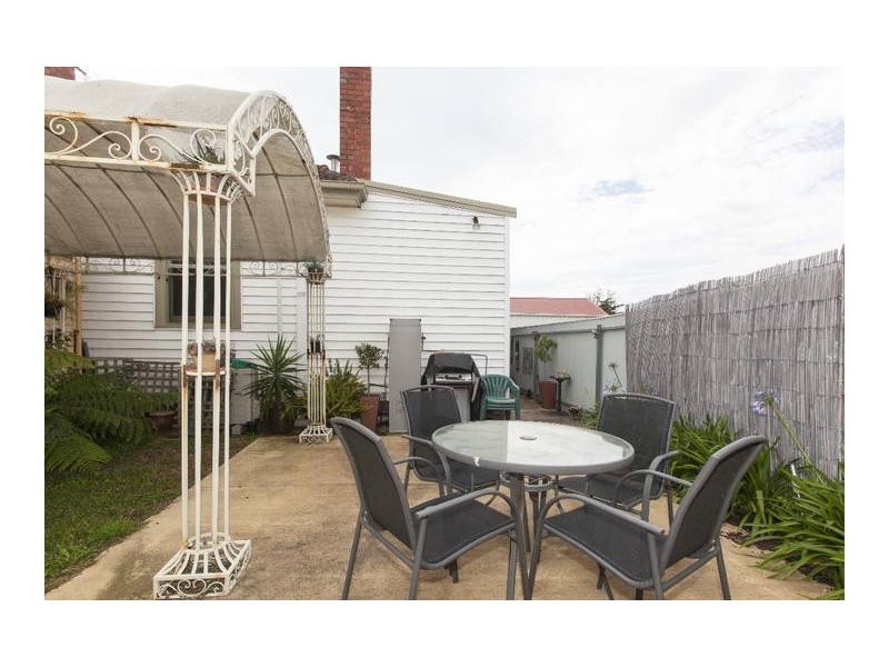 6 Queens Avenue, Ararat VIC 3377