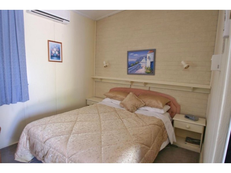 2173 Glenelg Highway, Lake Bolac VIC 3351