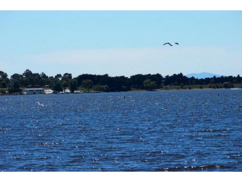 2173 Glenelg Highway, Lake Bolac VIC 3351