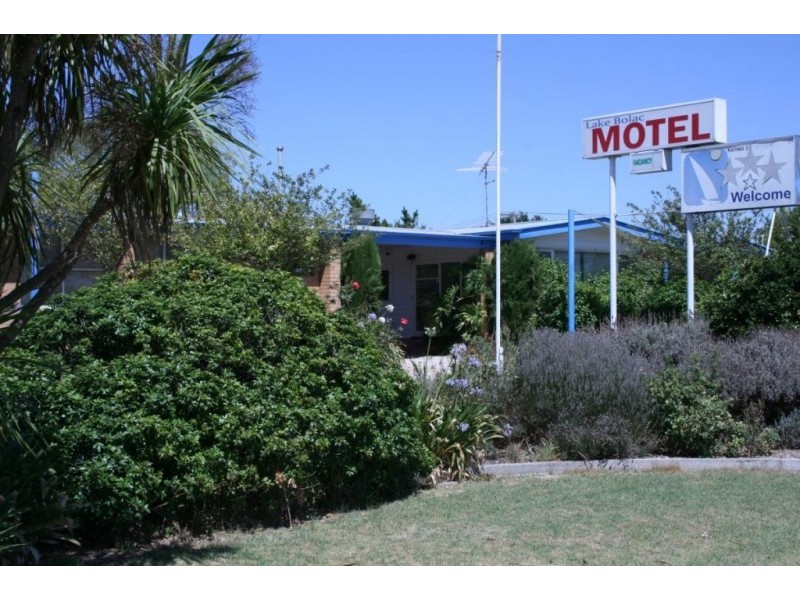 2173 Glenelg Hwy, Lake Bolac VIC 3351