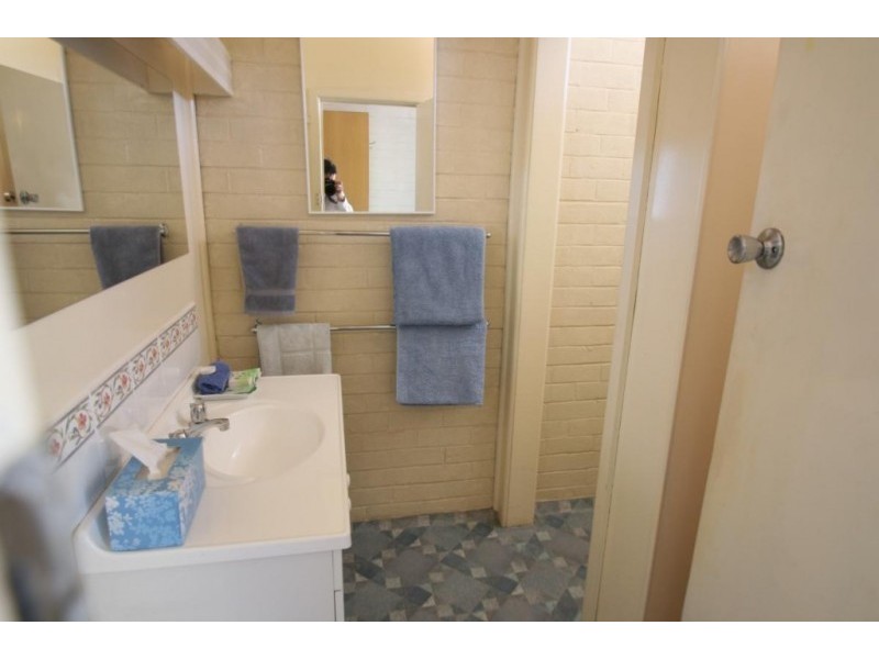 2173 Glenelg Hwy, Lake Bolac VIC 3351