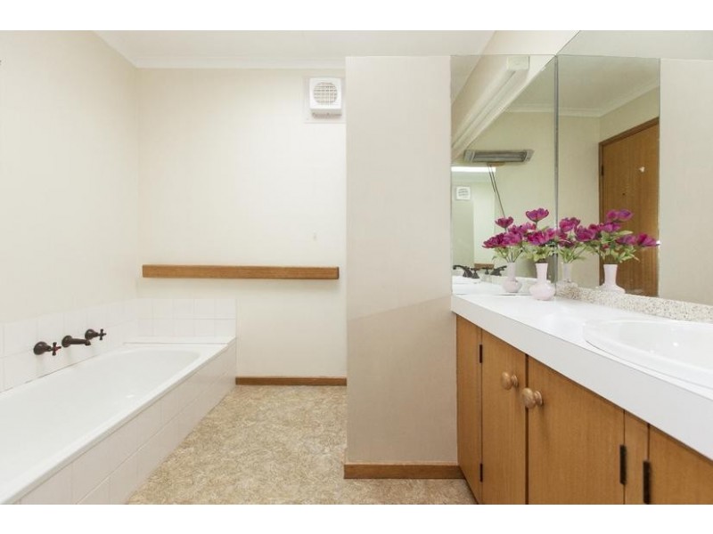 2/4 Kimbarra Court, Ararat VIC 3377