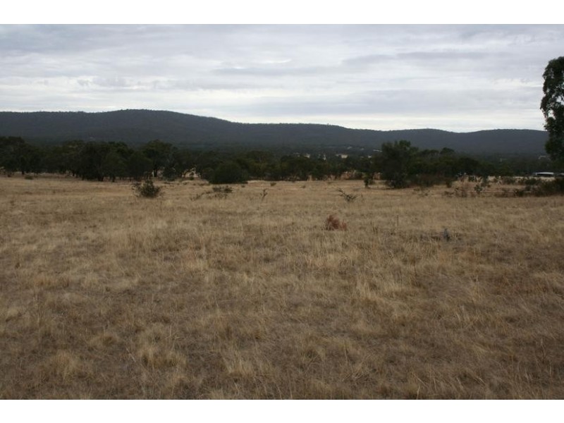 142 Rifle Butts Road, Landsborough VIC 3384