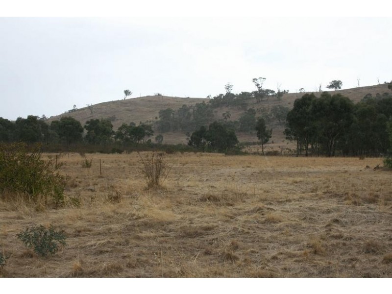 142 Rifle Butts Road, Landsborough VIC 3384