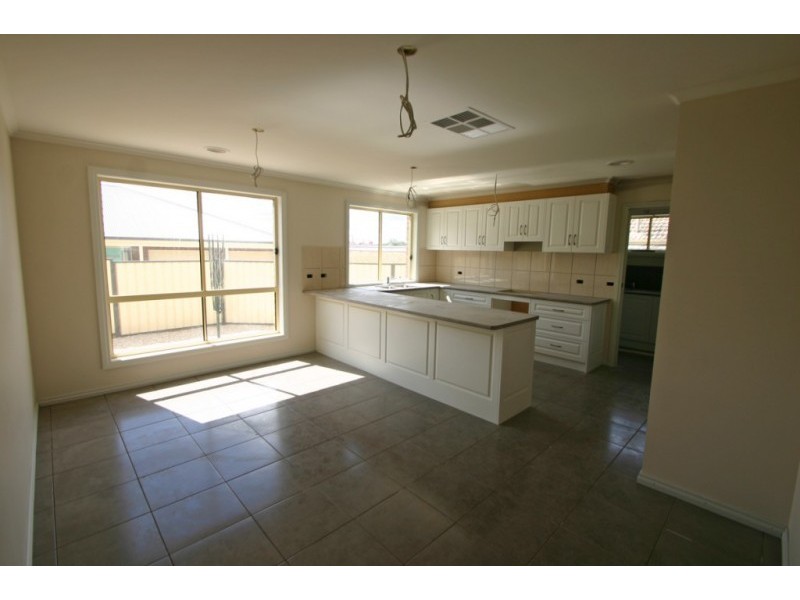 1 & 2/329 Barkly Street, Ararat VIC 3377