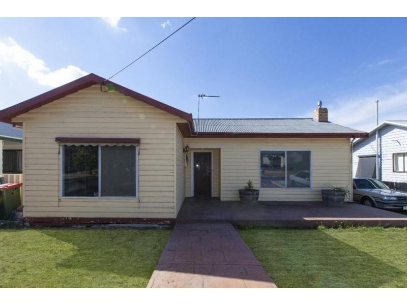 14 Clarke Street, Ararat VIC 3377