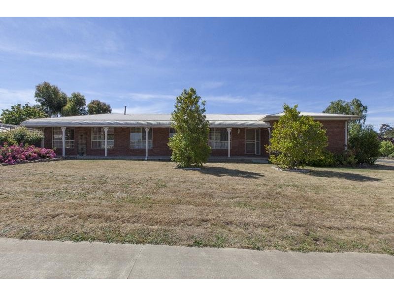 12 Blackie Avenue, Ararat VIC 3377