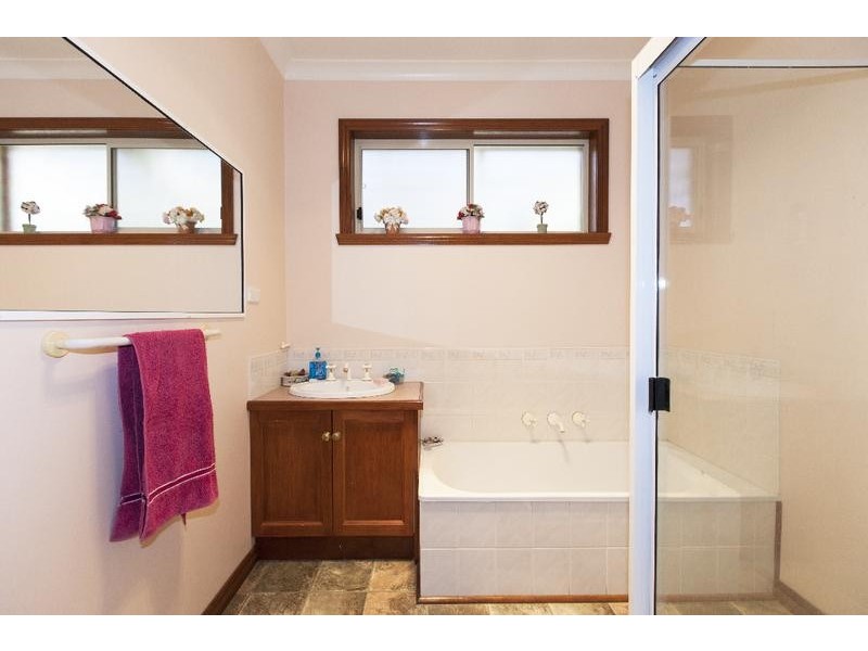 12 Blackie Avenue, Ararat VIC 3377