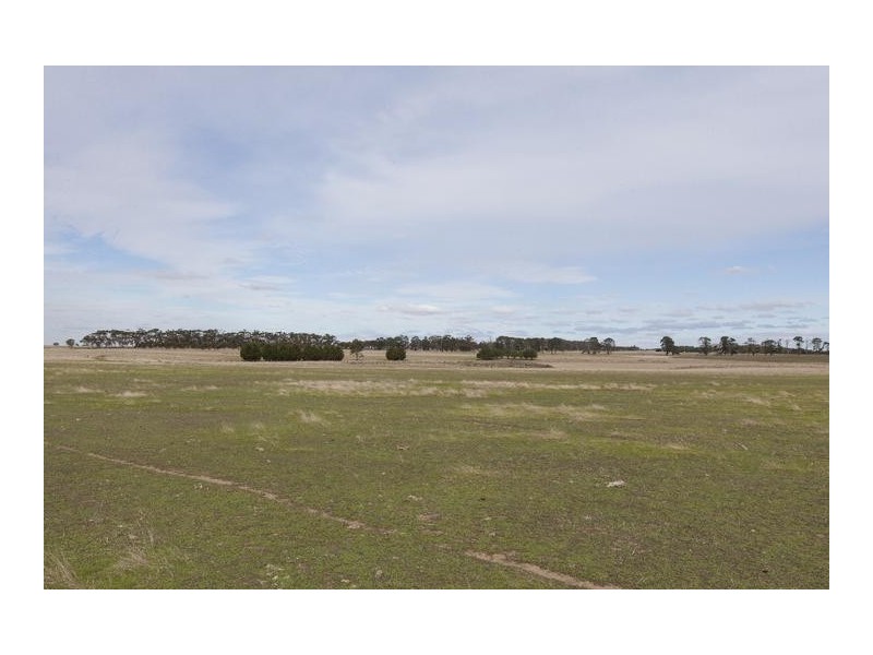 260 Nerrin Nerrin Estate Road, Lake Bolac VIC 3351