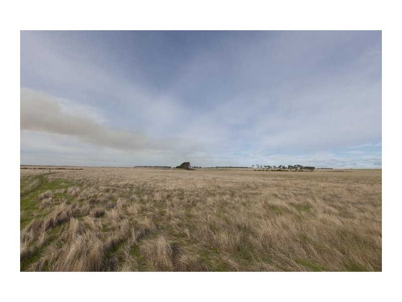 260 Nerrin Nerrin Estate Road, Lake Bolac VIC 3351