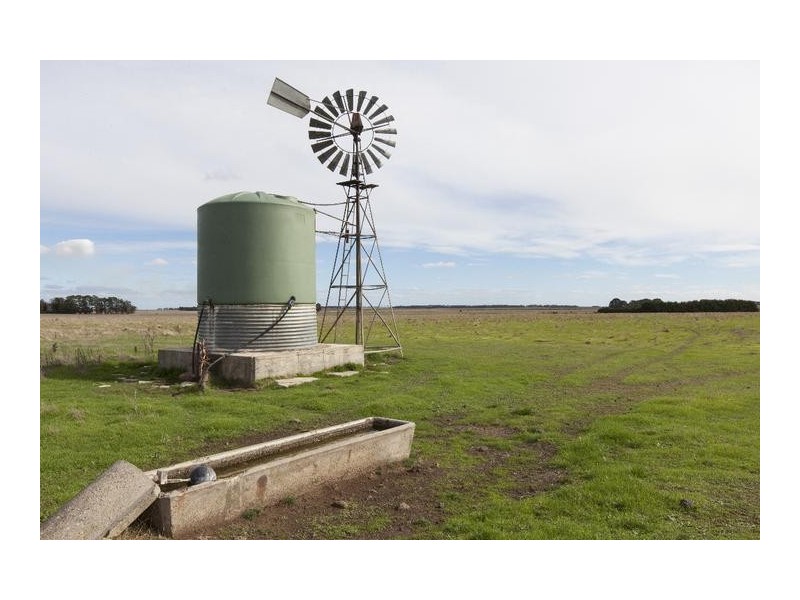 260 Nerrin Nerrin Estate Road, Lake Bolac VIC 3351