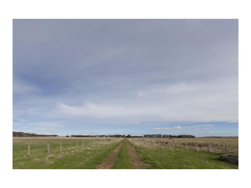 260 Nerrin Nerrin Estate Road, Lake Bolac VIC 3351