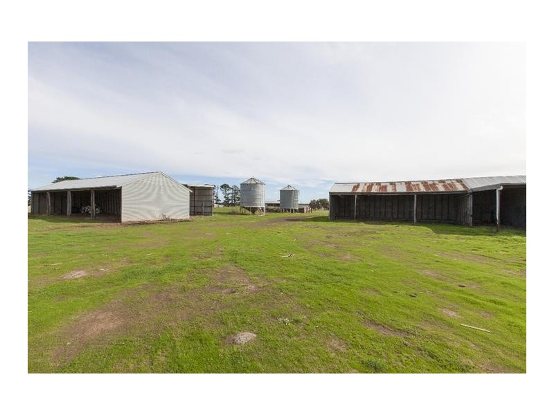 260 Nerrin Nerrin Estate Road, Lake Bolac VIC 3351