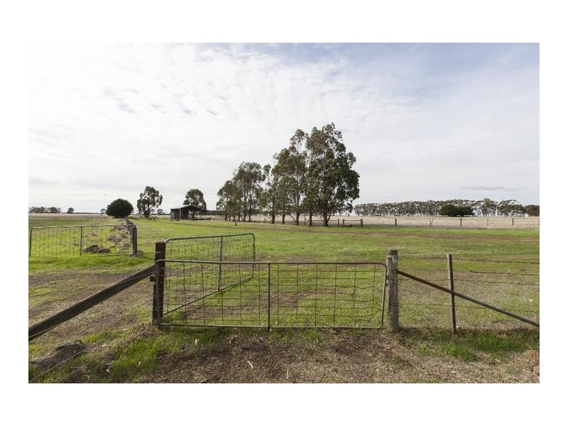260 Nerrin Nerrin Estate Road, Lake Bolac VIC 3351