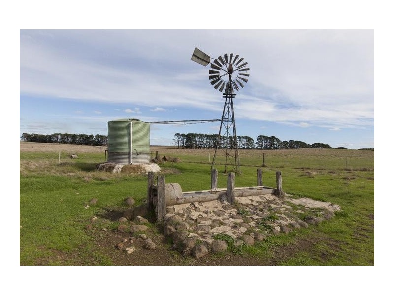 260 Nerrin Nerrin Estate Road, Lake Bolac VIC 3351