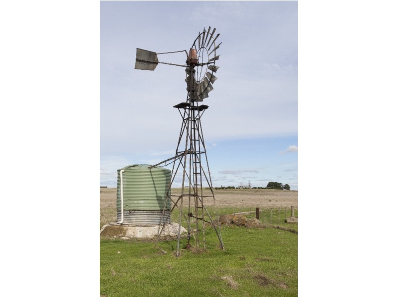 260 Nerrin Nerrin Estate Road, Lake Bolac VIC 3351