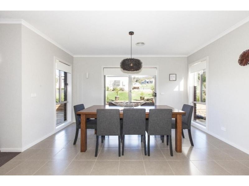 123 Picnic Road, Ararat VIC 3377