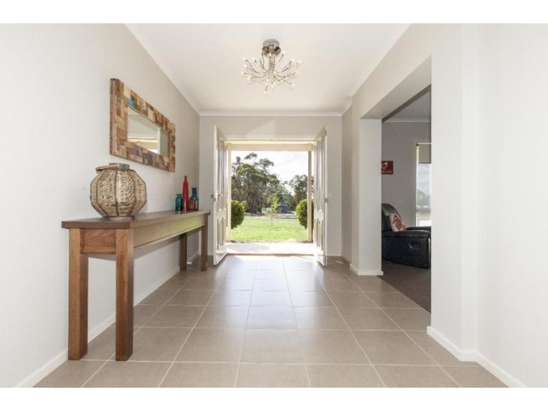 123 Picnic Road, Ararat VIC 3377