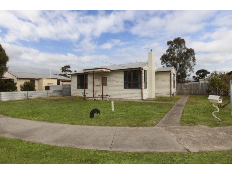 13 Stevens Crescent, Ararat VIC 3377