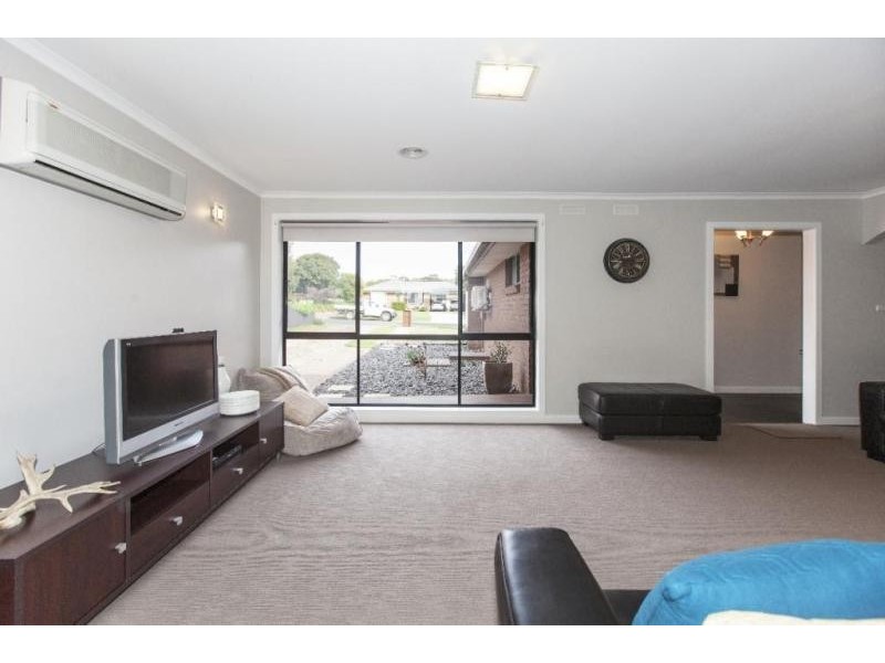 76 Banfield Street, Ararat VIC 3377