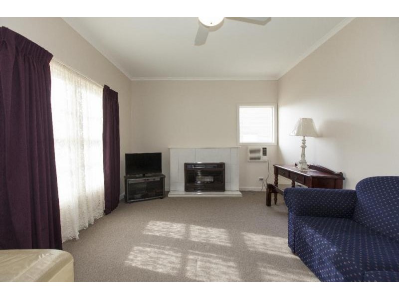 14 Bonnin Avenue, Ararat VIC 3377