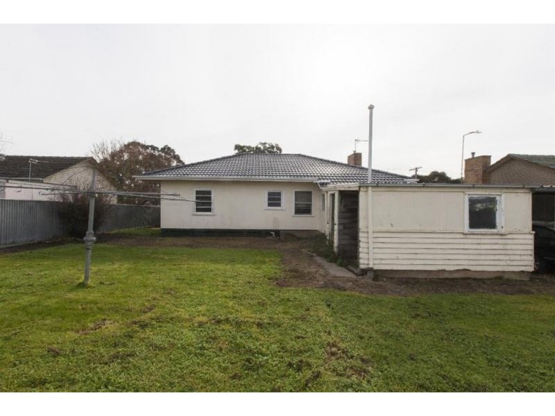 14 Bonnin Avenue, Ararat VIC 3377