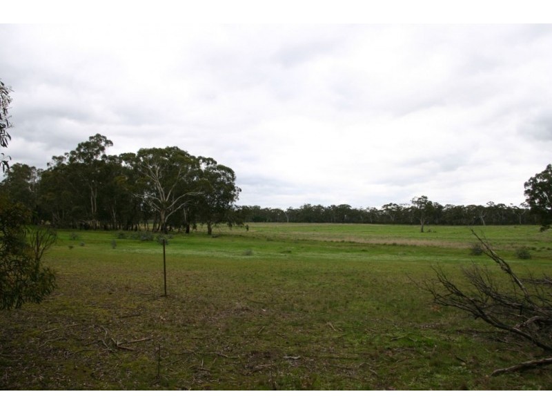 4 Londonderry Road, Moyston VIC 3377