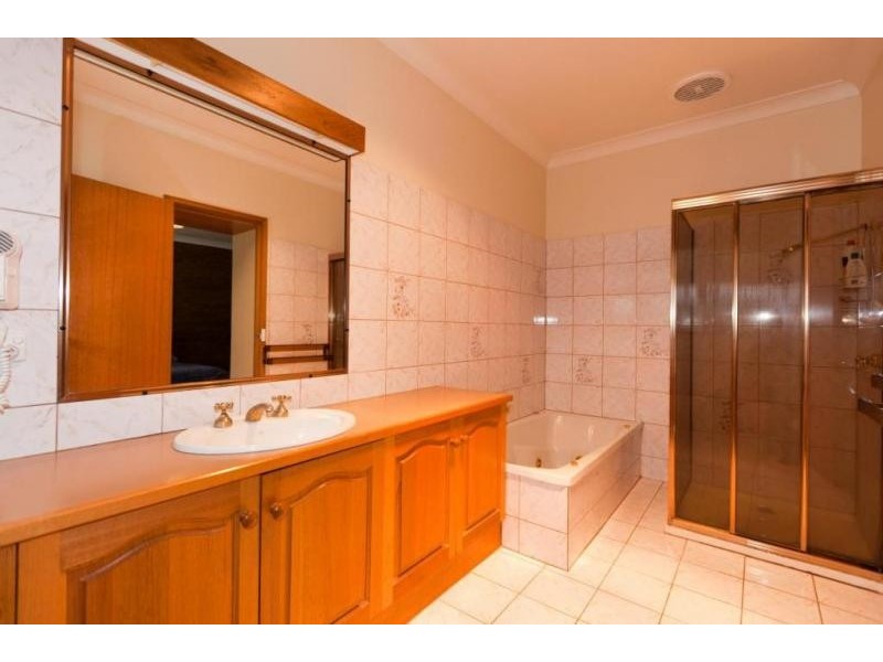 13 Golf Links Road, Ararat VIC 3377