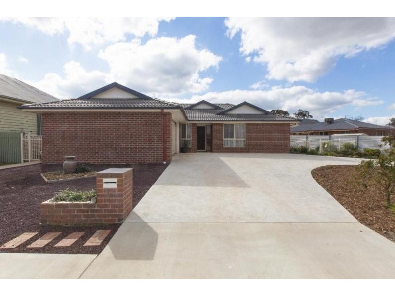 2 Eyre Street, Ararat VIC 3377