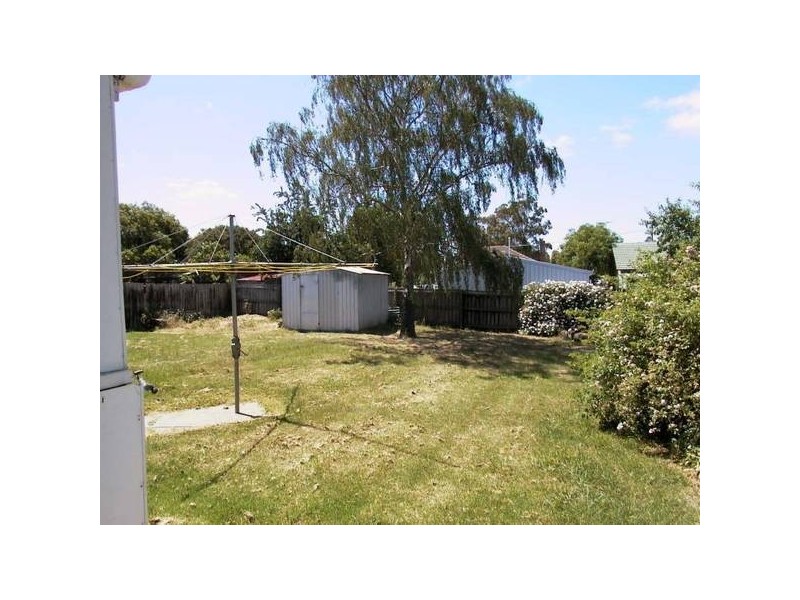 5 Laidlaw STREET, Ararat VIC 3377