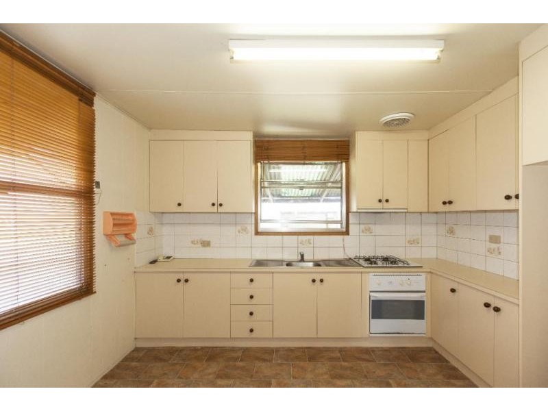 18 Marx Crescent, Ararat VIC 3377
