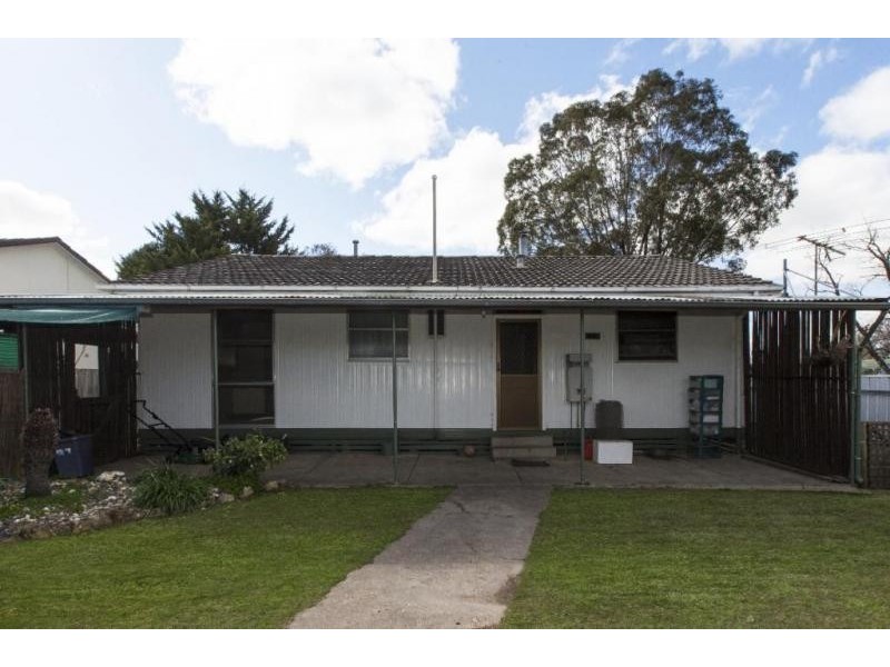 18 Marx Crescent, Ararat VIC 3377