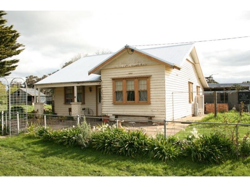 36 McLennan Street, Glenthompson VIC 3293