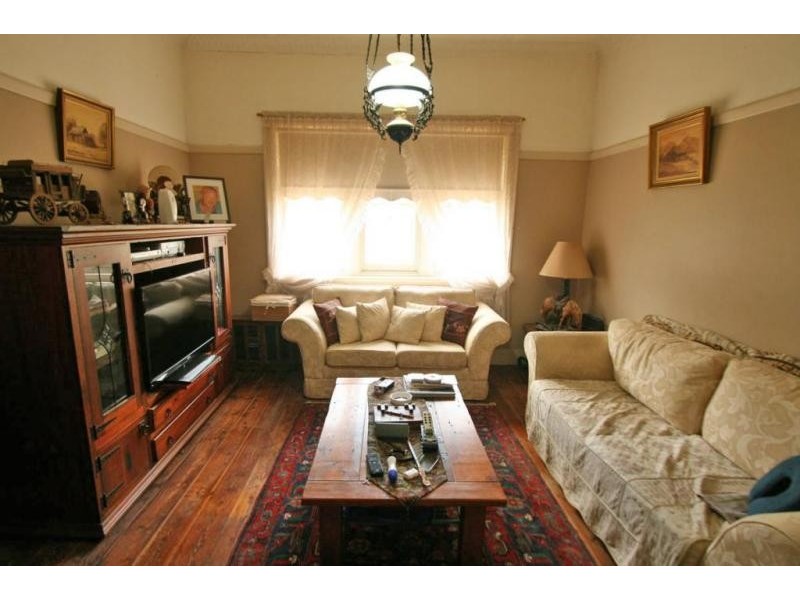 36 McLennan Street, Glenthompson VIC 3293