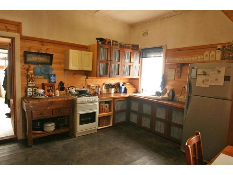 36 McLennan Street, Glenthompson VIC 3293