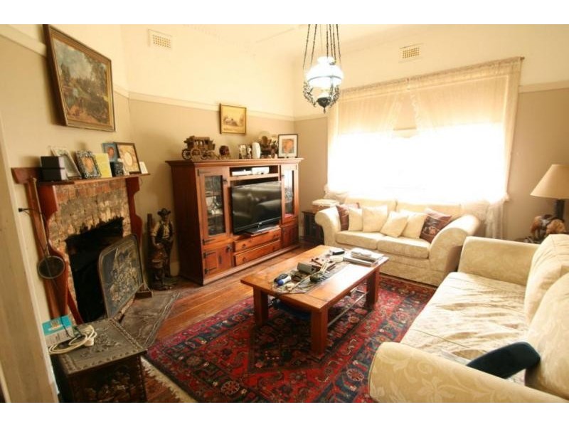 36 McLennan Street, Glenthompson VIC 3293