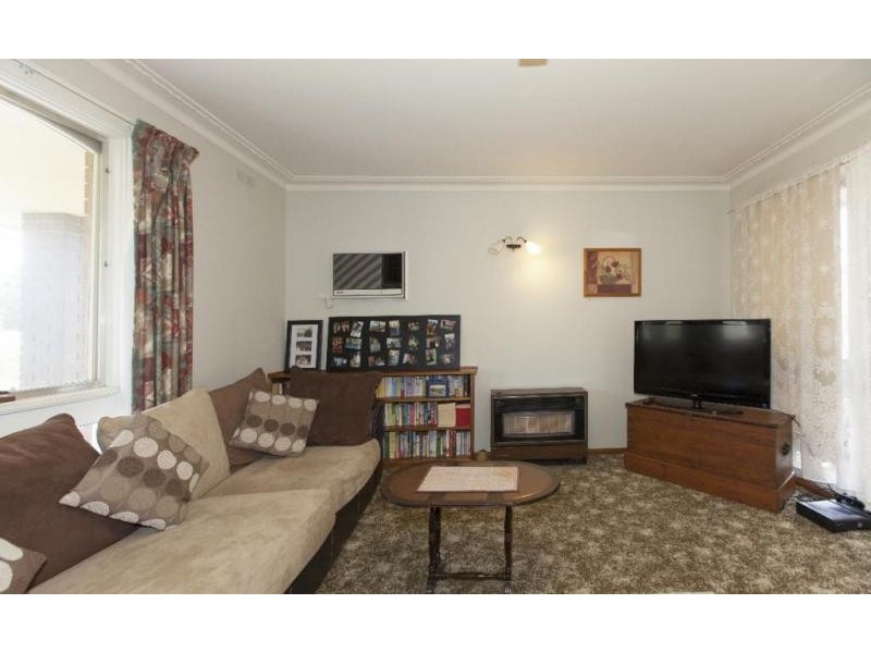 17 High Street West, Ararat VIC 3377