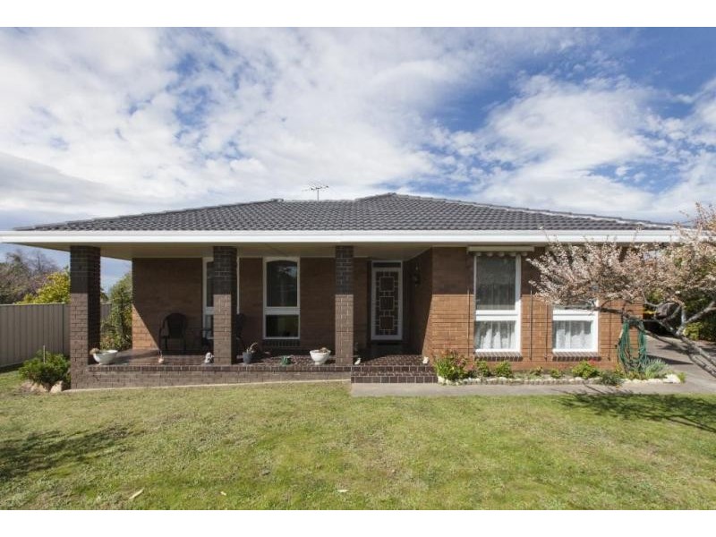 17 High Street West, Ararat VIC 3377