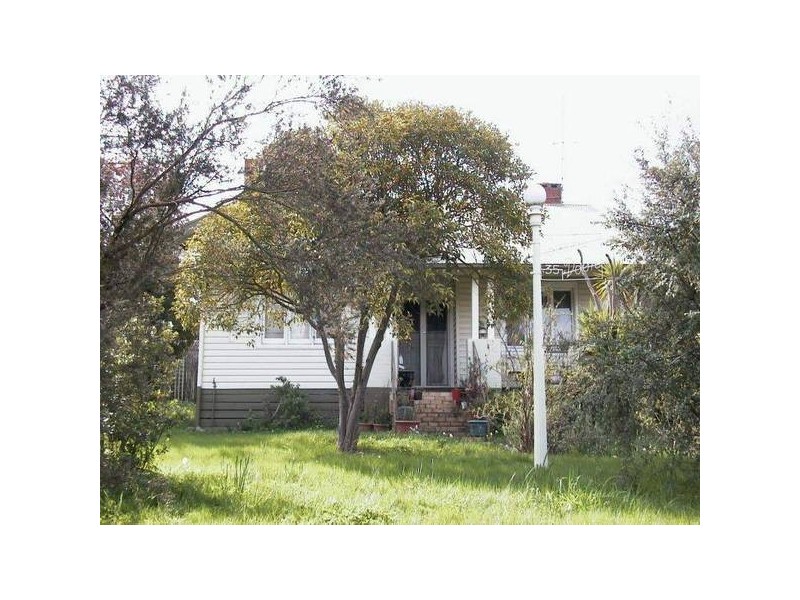 35 Benbow STREET, Ararat VIC 3377
