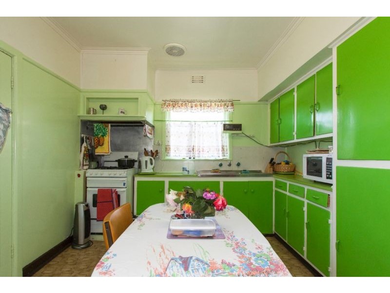 27 Laidlaw Street, Ararat VIC 3377