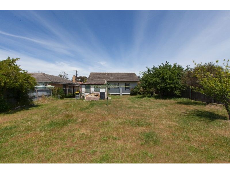 27 Laidlaw Street, Ararat VIC 3377