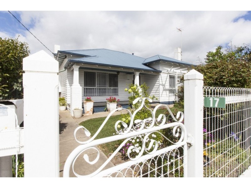 17 Jenkin Street, Ararat VIC 3377