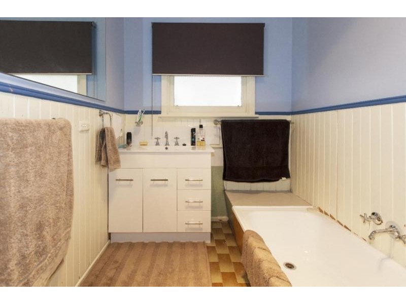 37 High Street West, Ararat VIC 3377