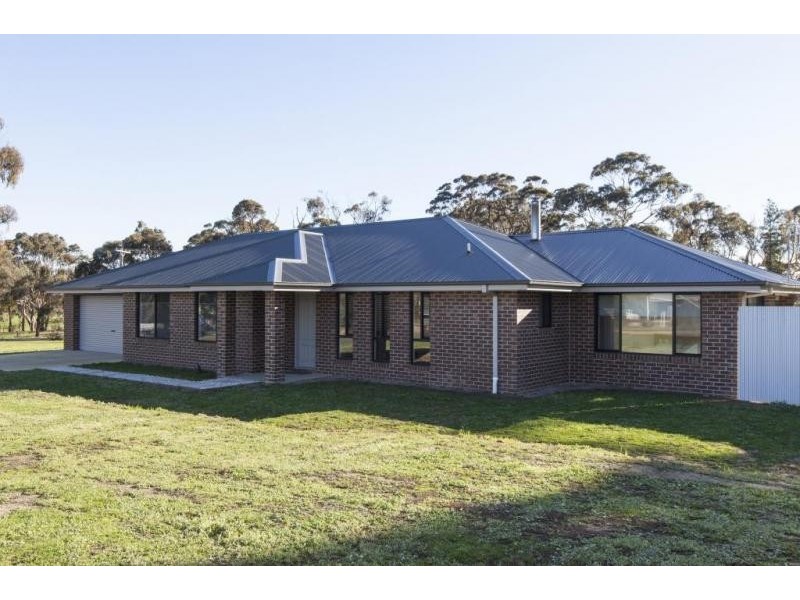 Cnr Nott Road & Pyrenees Hwy, Ararat VIC 3377