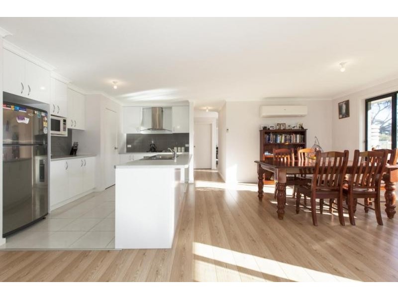 Cnr Nott Road & Pyrenees Hwy, Ararat VIC 3377